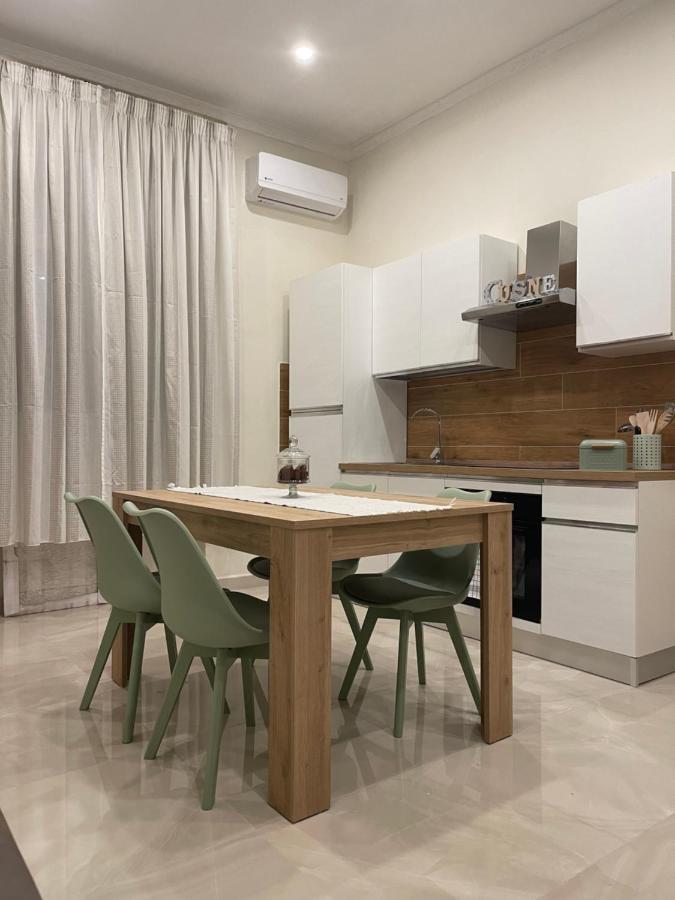 Miracles On 32Th Street Apartment Naples Luaran gambar