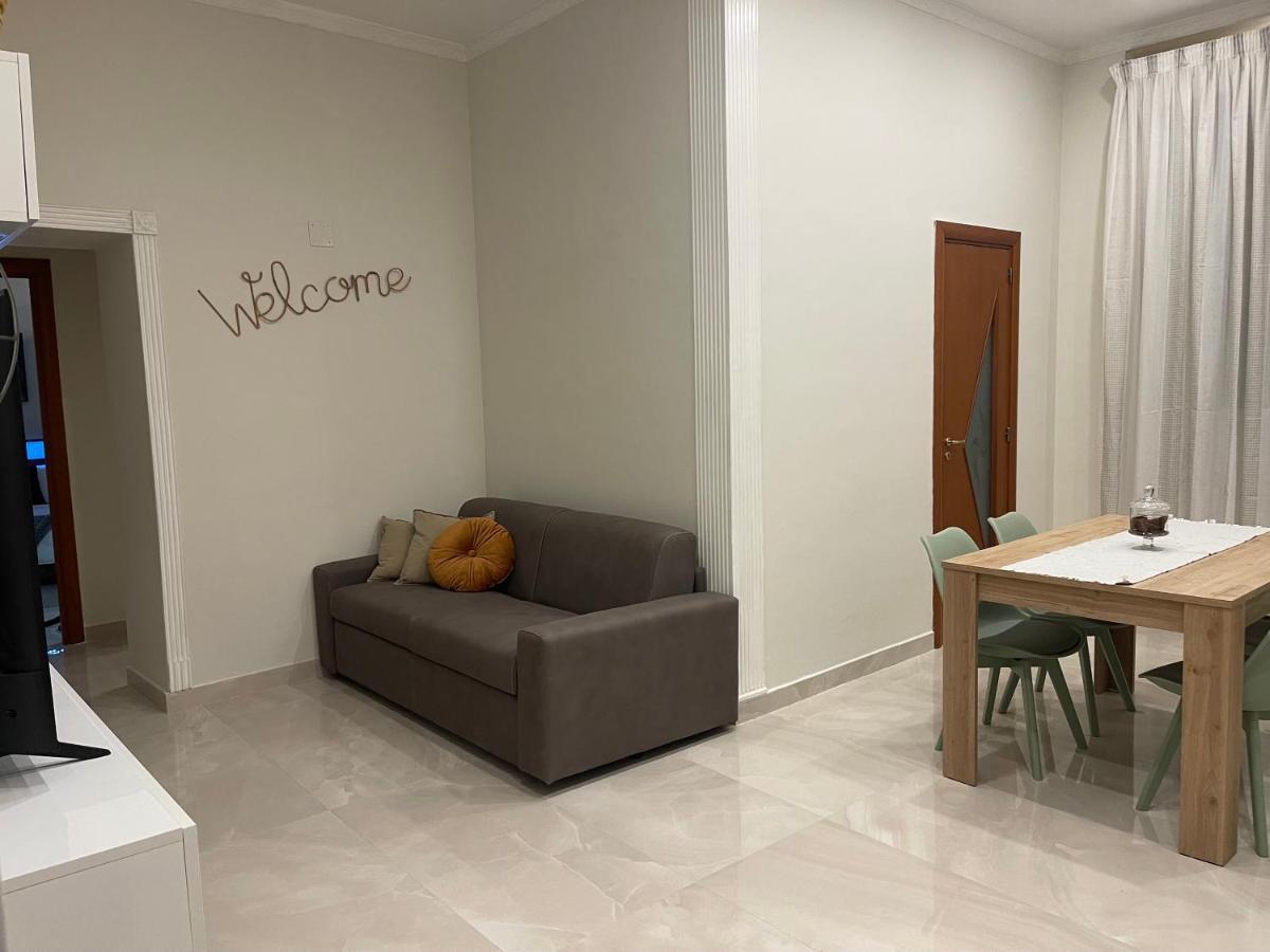 Miracles On 32Th Street Apartment Naples Luaran gambar
