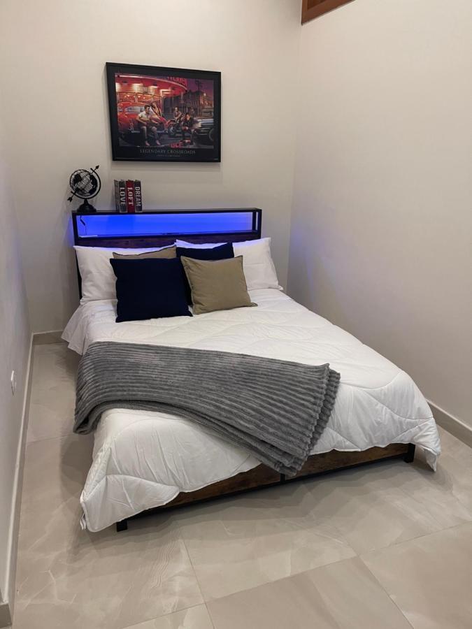 Miracles On 32Th Street Apartment Naples Luaran gambar